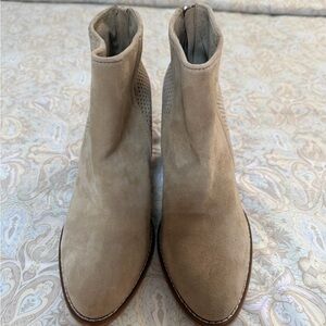 Steve Madden Replay Taupe Nubuck Ankle Boots